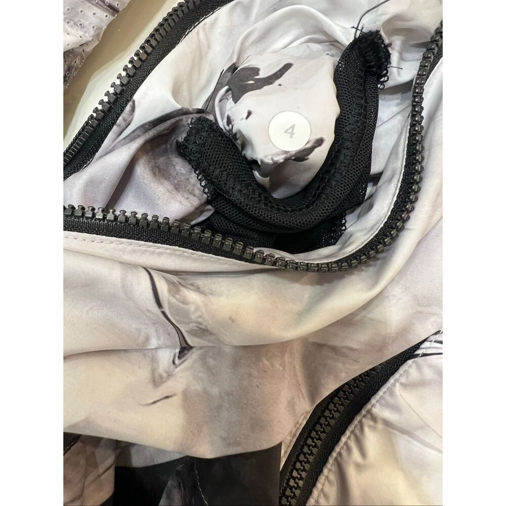 Lululemon Womens Biggie Pigment Wave Miss Misty Jacket II Black and White Size 4 - Picture 8 of 9